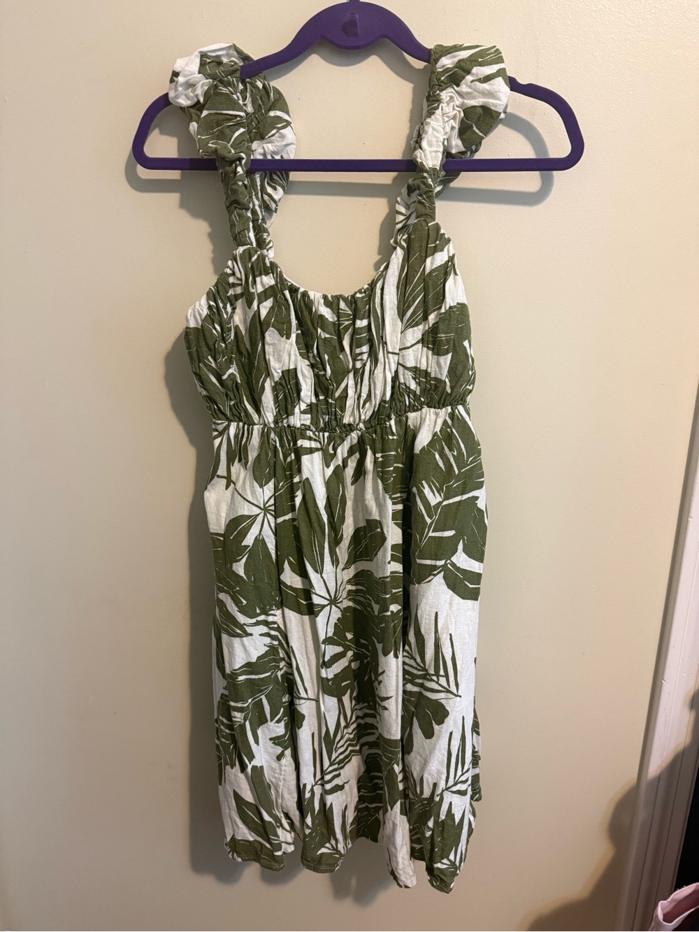 Abercrombie & Fitch Green and White Leaf Print Sundress